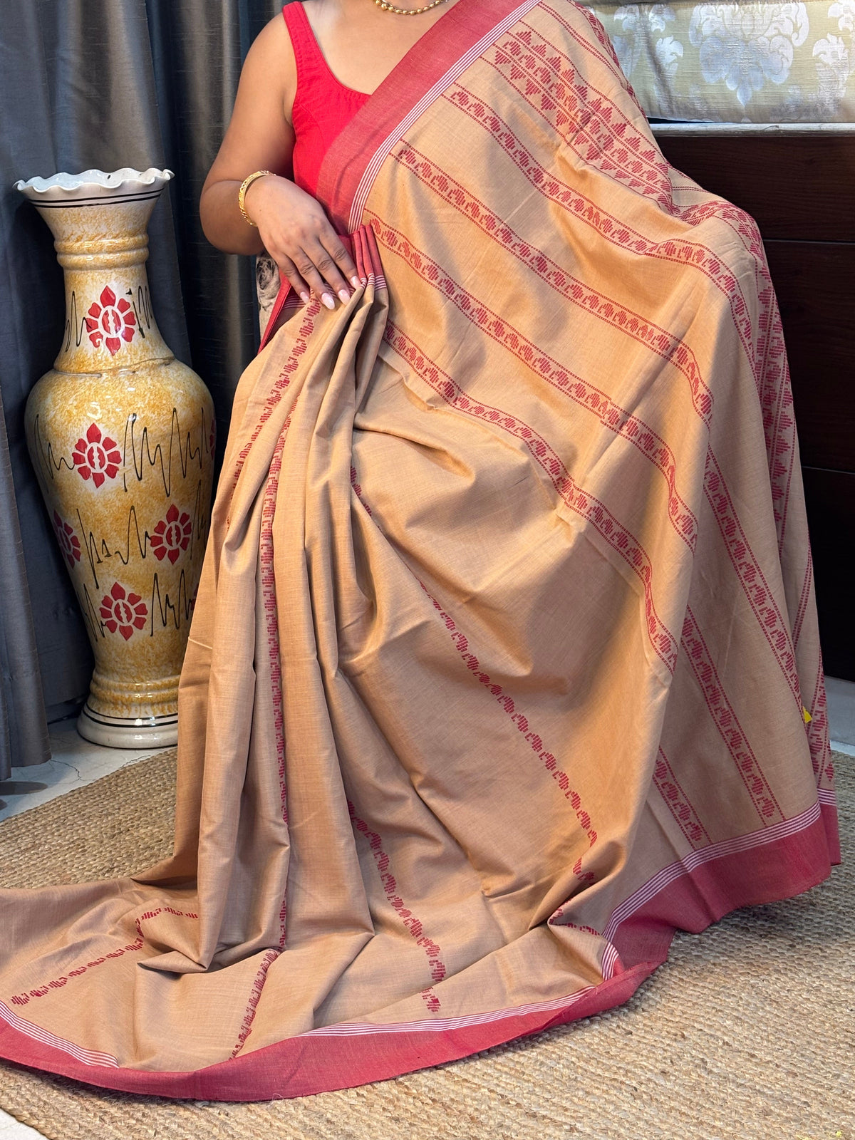 Mata Paar   Pure Cotton  Handwoven Dhonekhali Saree
