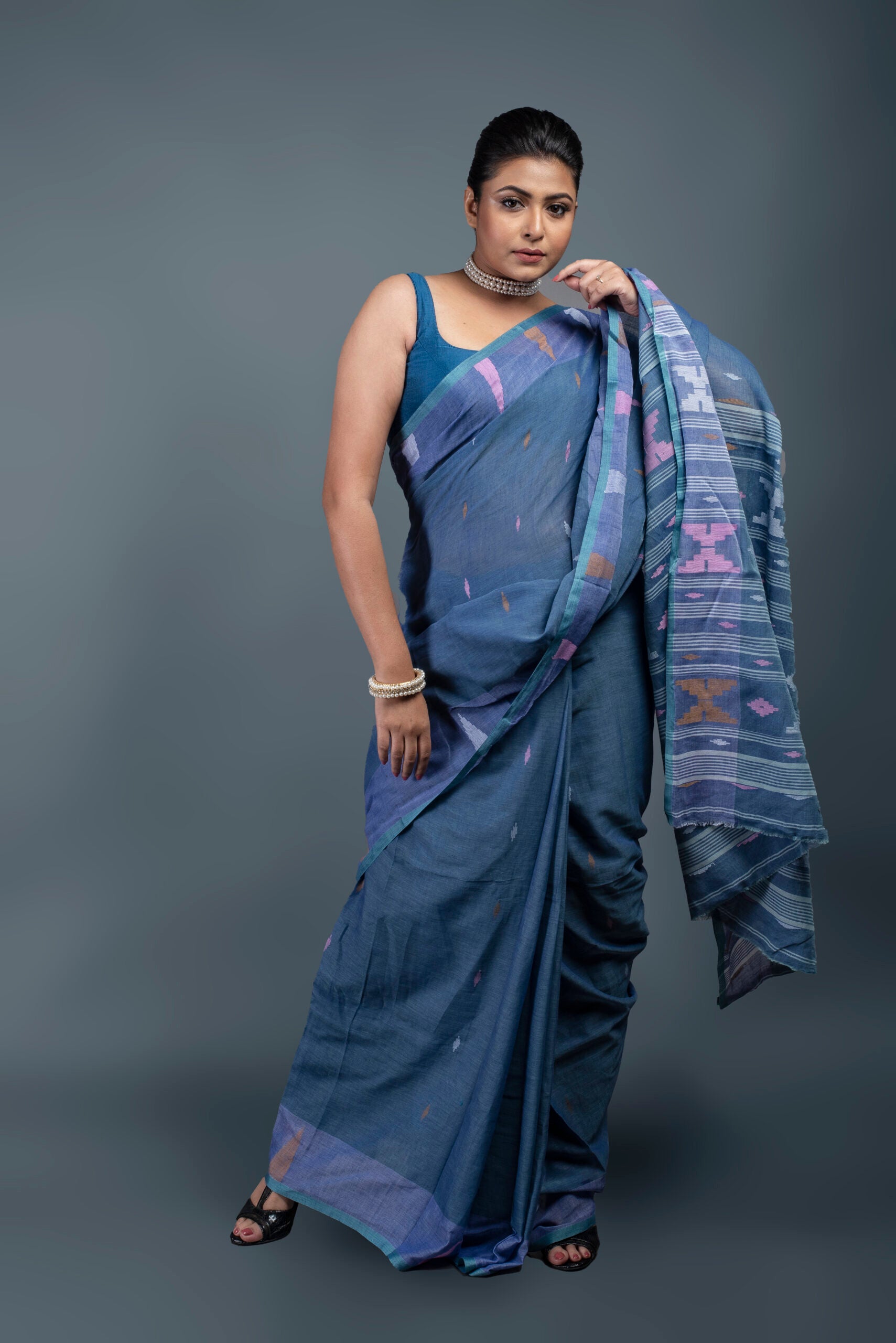Nilambari blue Bengal pure cotton Jamdani saree, handwoven lightweight
