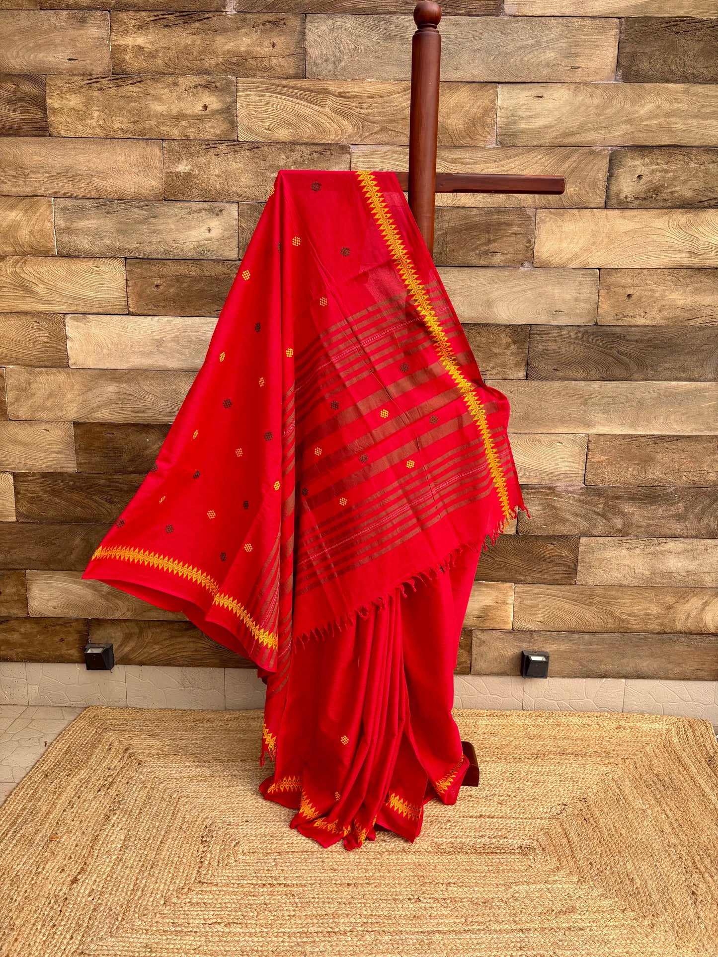 buy red dhonekhali pure cotton saree online