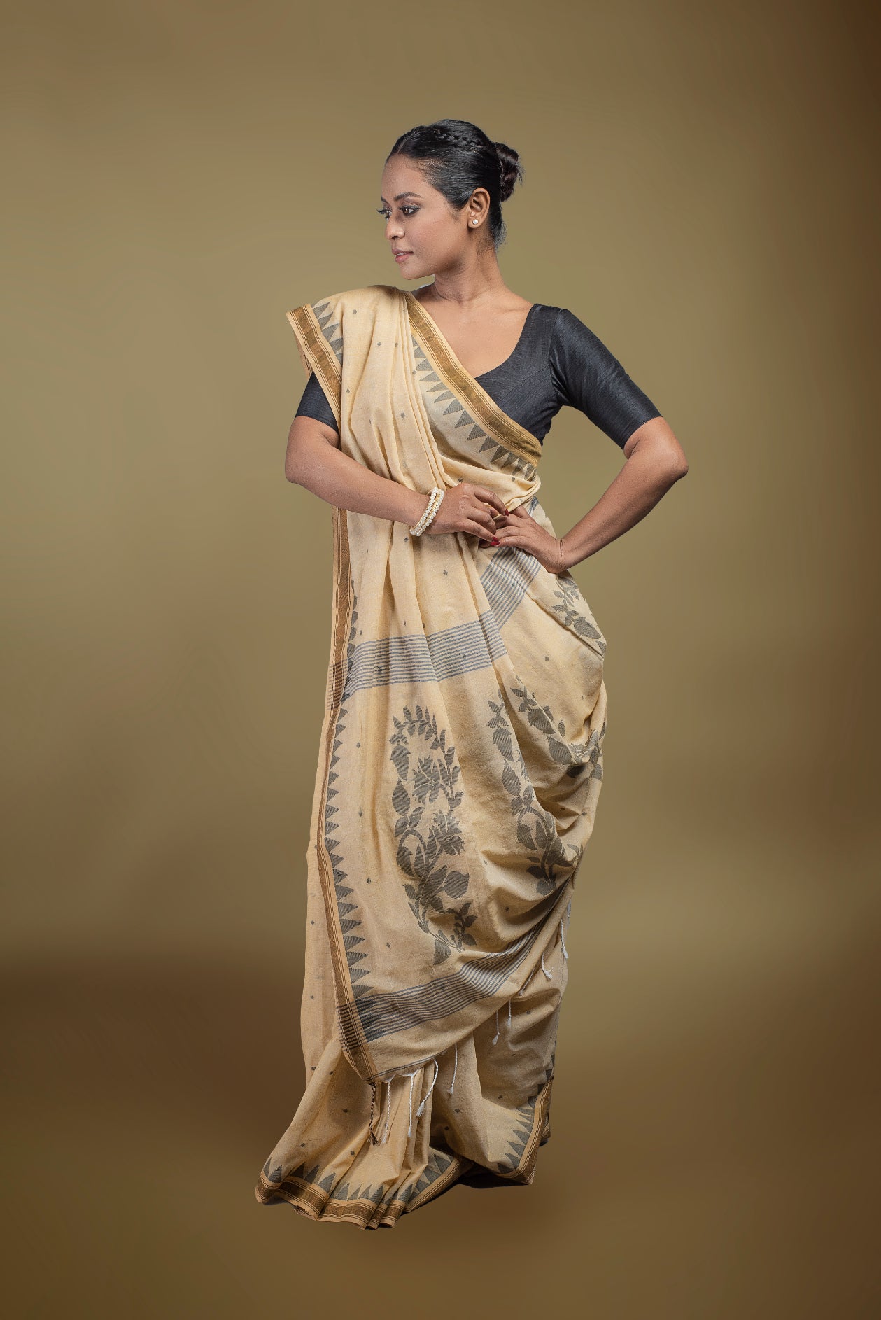 Beige Cotton Jamdani Saree