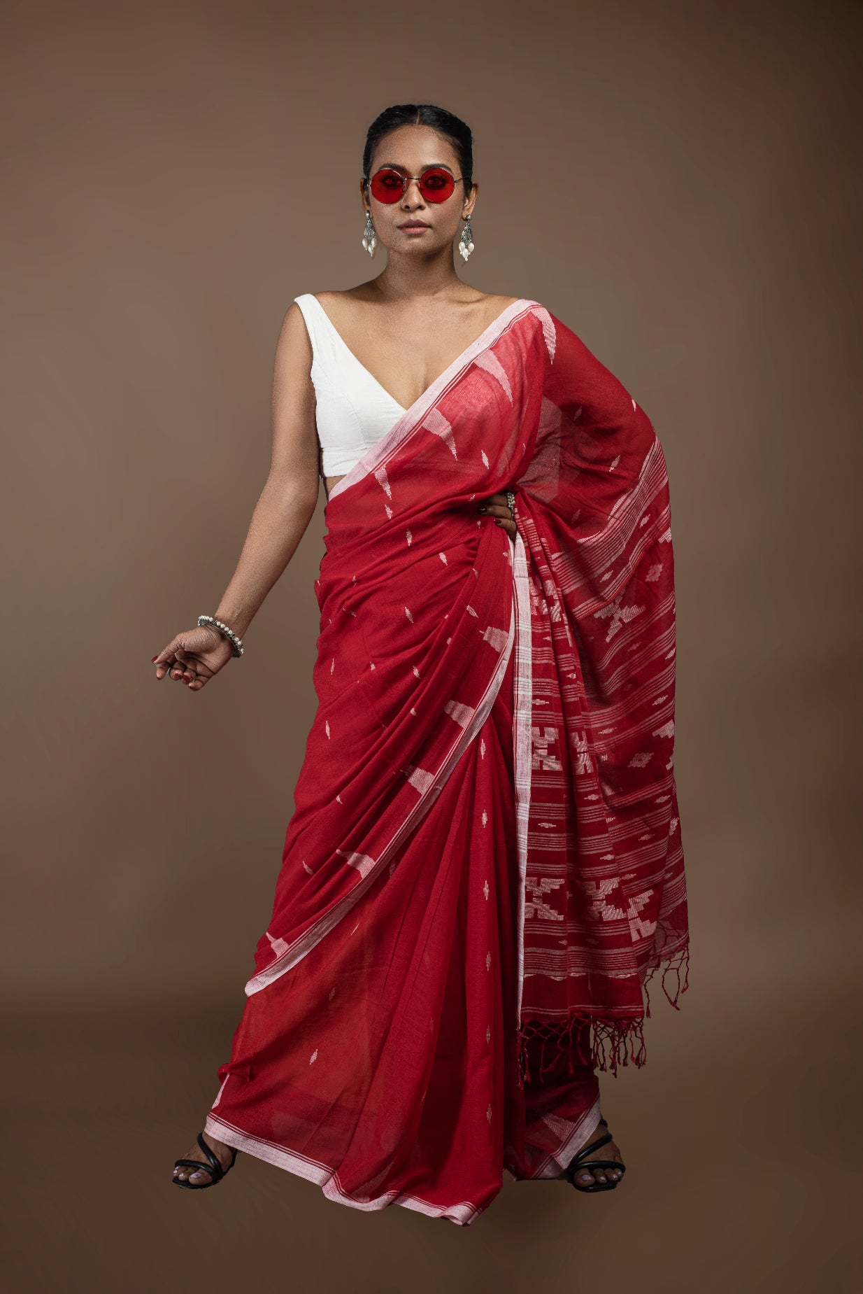 Vermilion red Bengal pure cotton Jamdani saree, vibrant handwoven