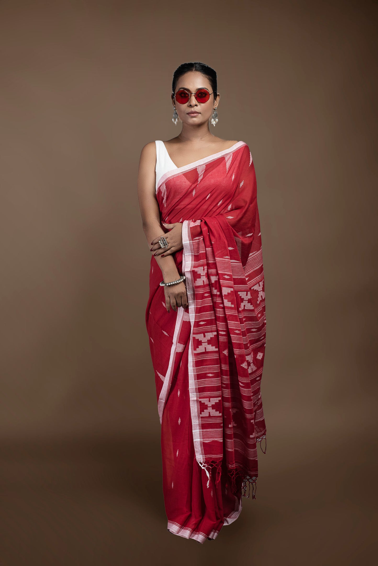 Vermilion red Bengal pure cotton Jamdani saree, vibrant handwoven
