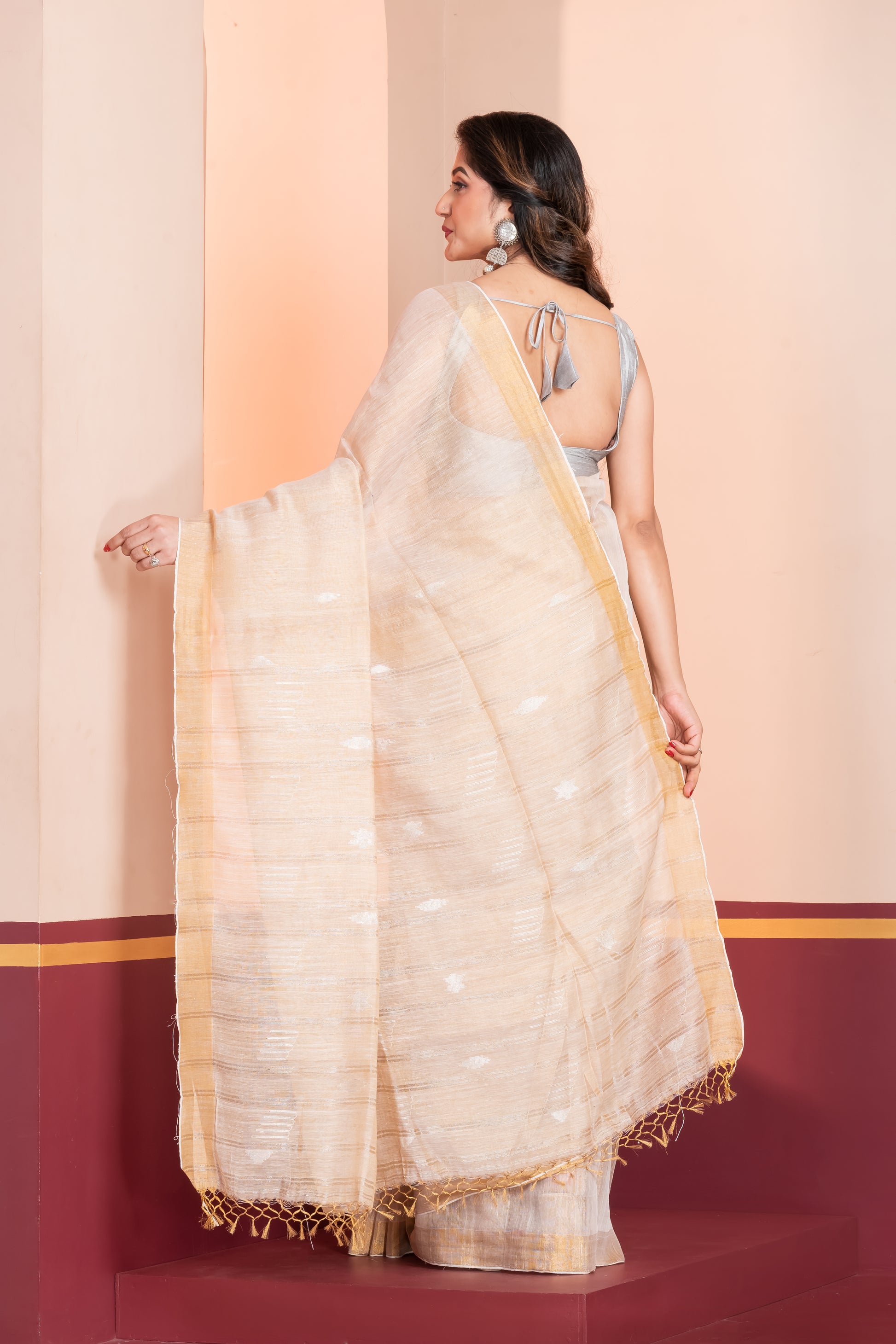 white tissue linen jamdani saree